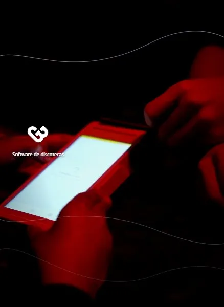Terminal POS con la app de GBol, el software para discotecas, cobrando en la barra