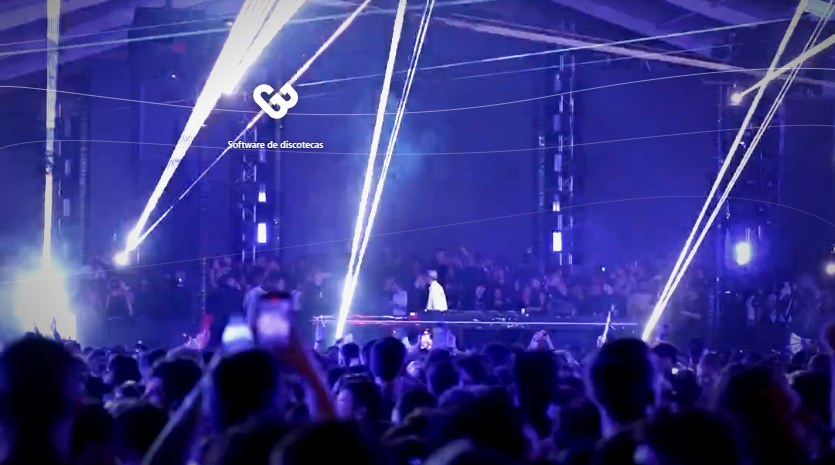 Discoteca llena con láseres y DJ en vivo, cliente de GBol